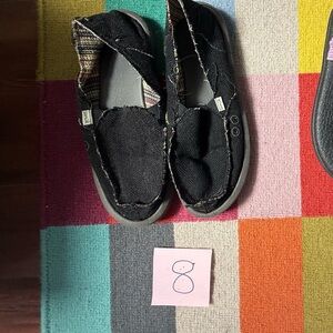 Sanuk Black Slippers Comfortable Casual Footwear